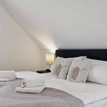 Smooth Living Lechhausen - Free Parking شقة *